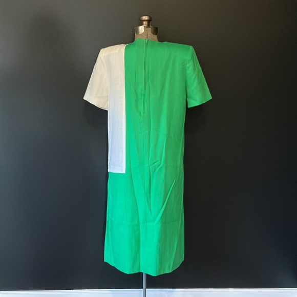 Vintage 80s J. Ellis White & Green Asymmetric Half-pleated Dress - Picture 2 of 12